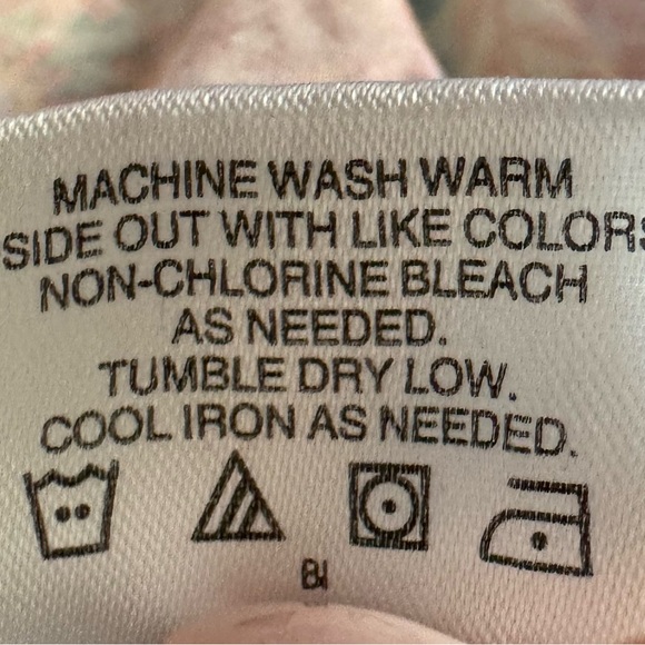 HANNA ANDERSSON MULTI-COLOR FLORAL KNIT DRESS- Size 140 (Size 10) - Picture 4 of 5